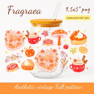 Puede incluir: Un tarro de cristal transparente con tapa y pajita naranja, rodeado de ilustraciones con temática otoñal. Las ilustraciones incluyen pasteles, calabazas, setas y tazas de café. El texto de la imagen dice "Fragraea", "9.5x5" png", "commercial use" y "Aesthetic vintage Fall pattern".