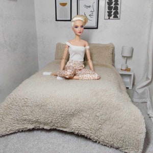 1/6 scale 12 inch fashion doll size teddy bedding set for dolls.