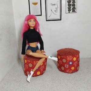 12 inch doll 1/6 scale doll diorama  pouffe for dolls