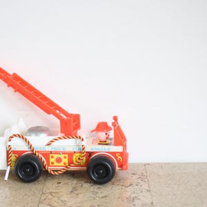 Vintage 50er Jahre Feuerwehrauto Nummer 720 von Little People aus den 60er Jahren