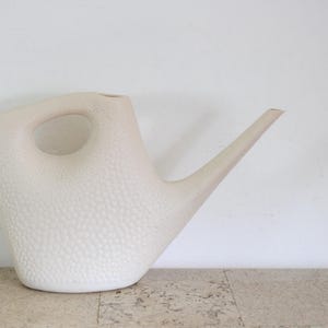 Regadera vintage de color beige de Vitri, diseño futurista de los años sesenta/setenta.