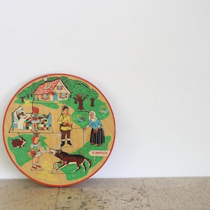 Könnte beinhalten: Ein Set aus drei Keramikbechern mit gesprenkelter, matter Oberfläche. Die Becher sind in Creme-, Hellgrau- und Dunkelgrautönen gehalten. Jeder Becher hat ein schlichtes, minimalistisches Design, ideal für Kaffee oder Tee.