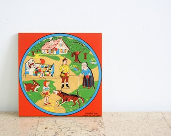 Wooden little red riding hood puzzle from simplex toys, made in Holland