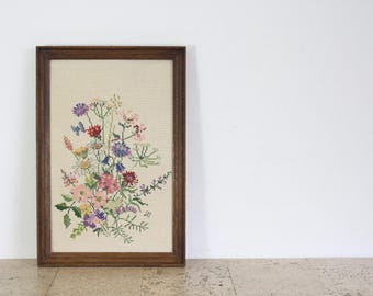 70 年代のヴィンテージの額入り刺繍花