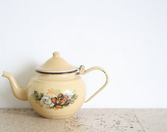 Vintage enamel light brown kettle, small size enamelware from the sixties