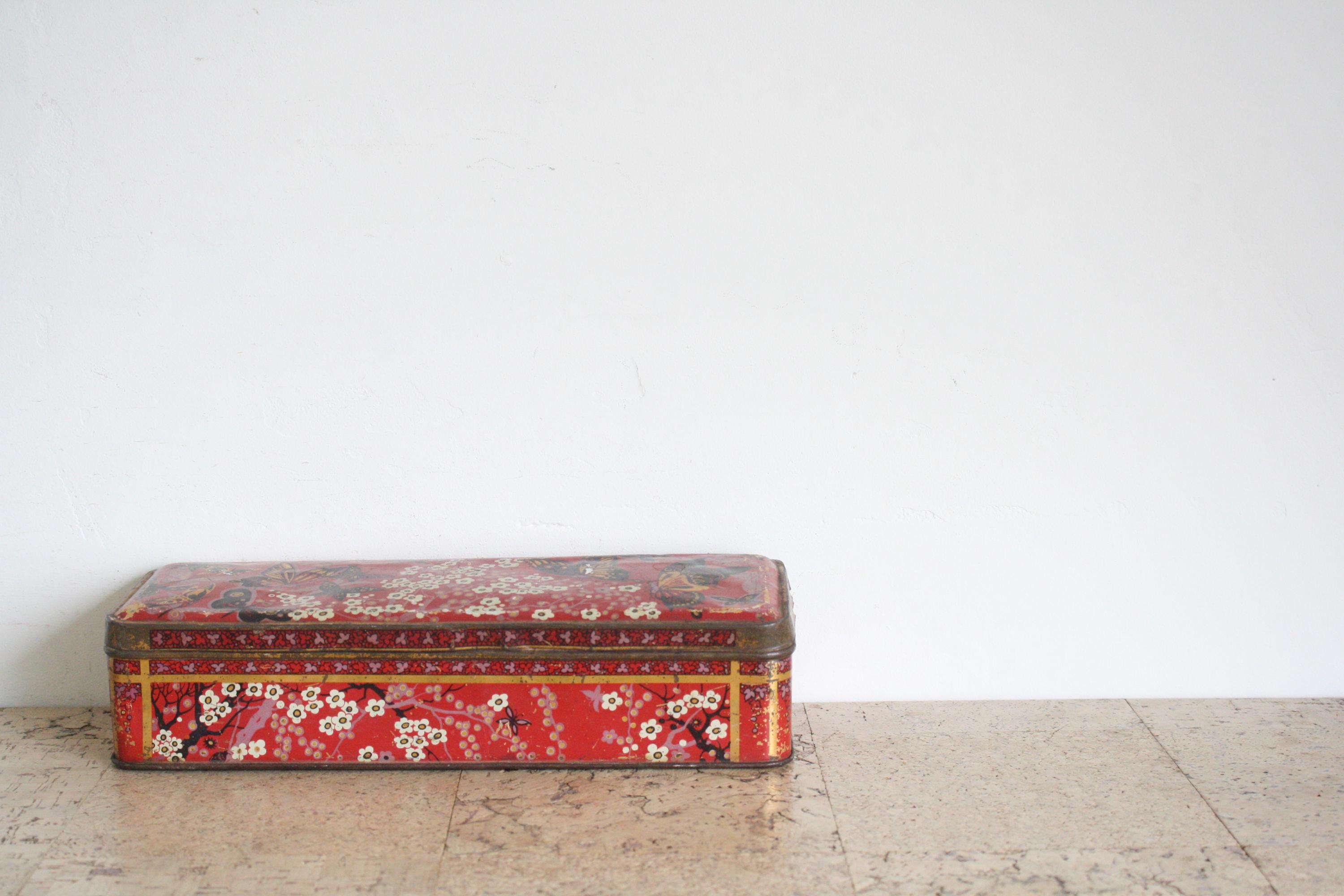 Vintage Dutch Metal Tin From Au Planteur De Caïffa From the