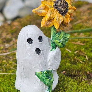 Ghost,Sunflowers,Sunflower ghosts,fairy houses, terrariums, Halloween decor,fall,miniatures