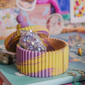 Handmade Marble Jewellery Box [Liquified Daydreams] - Purple & Yellow Jesmonite