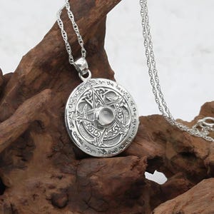 White Moonstone Pentacle Necklace Silver Pentagram Pendant Jewelry for Women