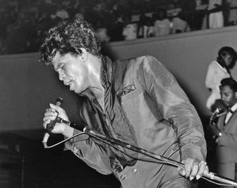 Famous Soul Singer JAMES BROWN Glossy 8x10 or 11x14 Photo Memphis Concert Print Celebrity Poster