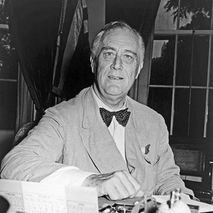 32nd US President FRANKLIN D ROOSEVELT Glossy 8x10 or 11x14 Photo Print United States Poster