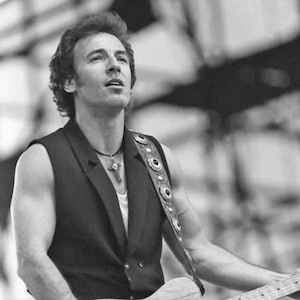 Famous Rock Singer BRUCE SPRINGSTEEN Glossy 8x10 or 11x14 Photo Print Celebrity Poster
