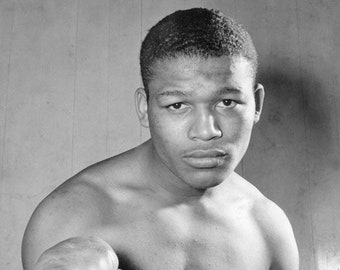 Boxing Champion SUGAR RAY ROBINSON Glossy 8x10 or 11x14 Photo Print Famous Boxer Poster