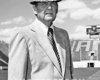 Alabama Coach PAUL BEAR BRYANT Glossy 8x10 Photo Crimson Tide Print College Football Poster