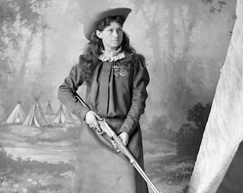 Sharp Shooter ANNIE OAKLEY Glossy 8x10 or 11x14 Photo Wild West Print Poster