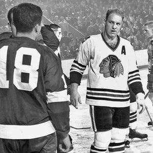 Autograph Authentic flat-8x10-hull-bloody Bobby Hull Autographed 8X10  Photograph - Chicago Blackhawks Bloody at 's Sports Collectibles Store