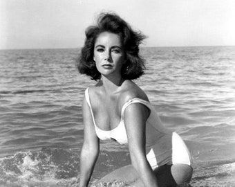 Famous Celebrity ELIZABETH TAYLOR Glossy 8x10 or 11x14 Photo Model Print Hollywood Actress Poster