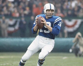 Baltimore Colts JOHNNY UNITAS Glossy 8x10 or 11x14 Photo Print Football Poster HOF 79