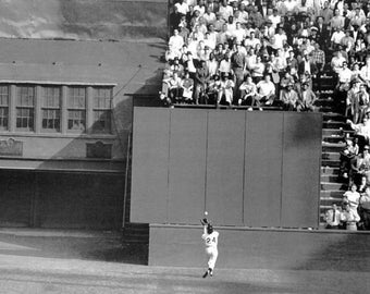 Baseball Legend WILLIE MAYS Glossy 8x10 or 11x14 Photo New York Giants Print 'The Catch' Poster World Series Photograph