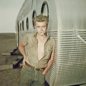 Famous Celebrity JAMES DEAN Glossy 8x10 or 11x14 Photo Dressing Room Trailor Print Hollywood Actor Poster