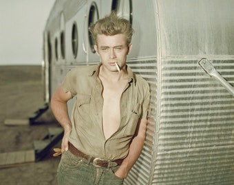 Famous Celebrity JAMES DEAN Glossy 8x10 or 11x14 Photo along Dressing Room Trailor Print Hollywood Actor Poster