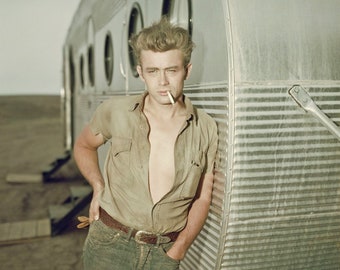 Famous Celebrity JAMES DEAN Glossy 8x10 or 11x14 Photo Dressing Room Trailor Print Hollywood Actor Poster