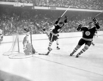 Hall of Famer BOBBY ORR Glossy 8x10 or 11x14 Photo Boston Bruins Print 1970 Stanley Cup Poster
