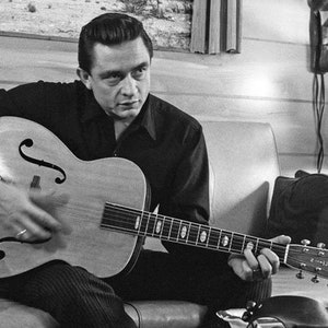 Famous Country Singer JOHNNY CASH Glossy 8x10, 11x14 or 16x20 Photo Print Celebrity Poster