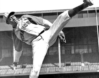 Baseball Legend SATCHEL PAIGE 8x10 or 11x14 Glossy Photo Kansas City Monarchs Print Negro League Poster HOF 71