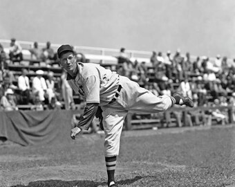 Baseball Legend LEFTY GROVE 8x10, 11x14 or 16x20 Glossy Photo Boston Red Sox Print Poster