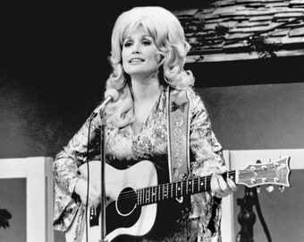 Country Singer DOLLY PARTON Glossy 8x10 or 11x14 Photo Print Famous Celebrity Poster
