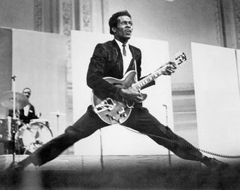 Famous Rock Guitarist CHUCK BERRY Glossy 8x10 or 11x14 Photo Singer Print Celebrity Poster