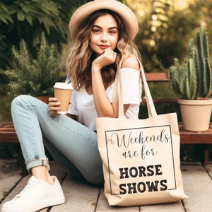 Sac fourre-tout en toile fabriqué à la main pour les amateurs de chevaux : fourre-tout tendance d&#39;inspiration équestre pour les articles de toilette essentiels et l&#39;équipement d&#39;équitation