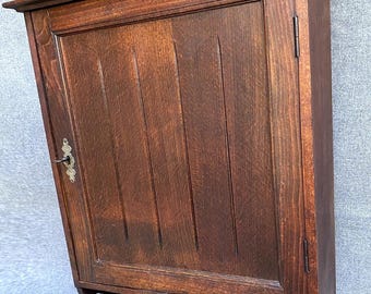 Mueble boticario francés antiguo de principios del siglo XX, de madera.