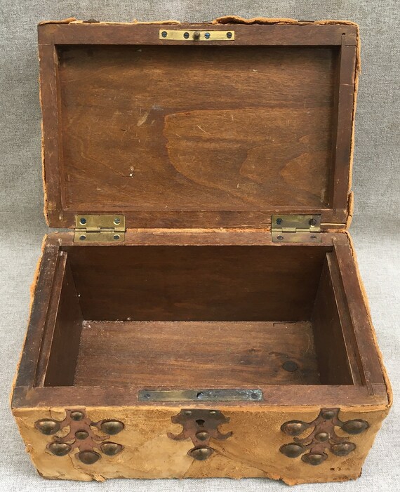 Large antique french box 19th century fur on wood wit… Gem