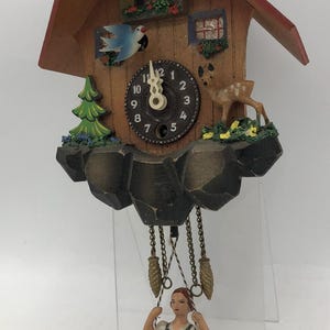Small vintage german cuckoo clock 1970&#39;s woodwork Black Forest