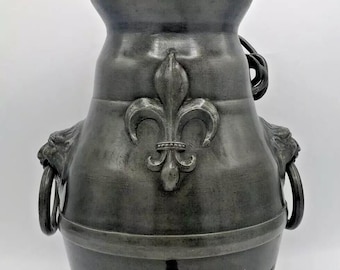 重厚なアンティークのフランス製噴水、1900 年代初頭のピューター製ライオンの頭