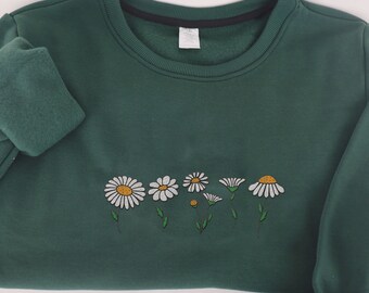 Embroidered Daisy Sweatshirt, Embroidery Daisy Shirt, Gift for Her, Daisy Lover Gift, Flower Lover Gift, Women Crewneck Sweatshirt Hoodie