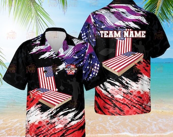 Camisa hawaiana personalizada con bandera estadounidense para jugar al cornhole. Camisa personalizada para equipo, camisa patriótica con botones, regalo Aloha para jugadores de cornhole.