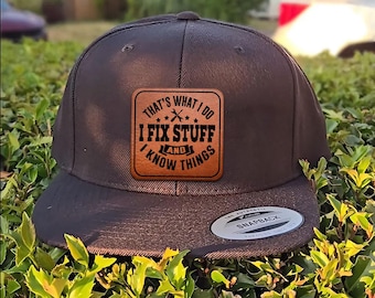 Parche de cuero. Eso es lo que hago: arreglo cosas y sé cosas. Gorra snapback, gorra divertida para papá, gorra de manitas, regalo del Día del Padre para papá y abuelo.