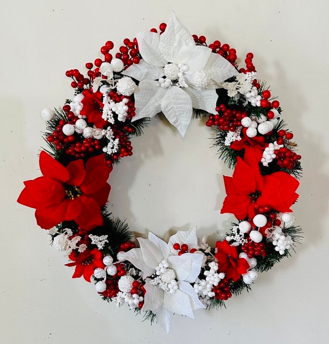 Pre-lit Red and White Poinsettia and Berry Christmas Wreath - Etsy