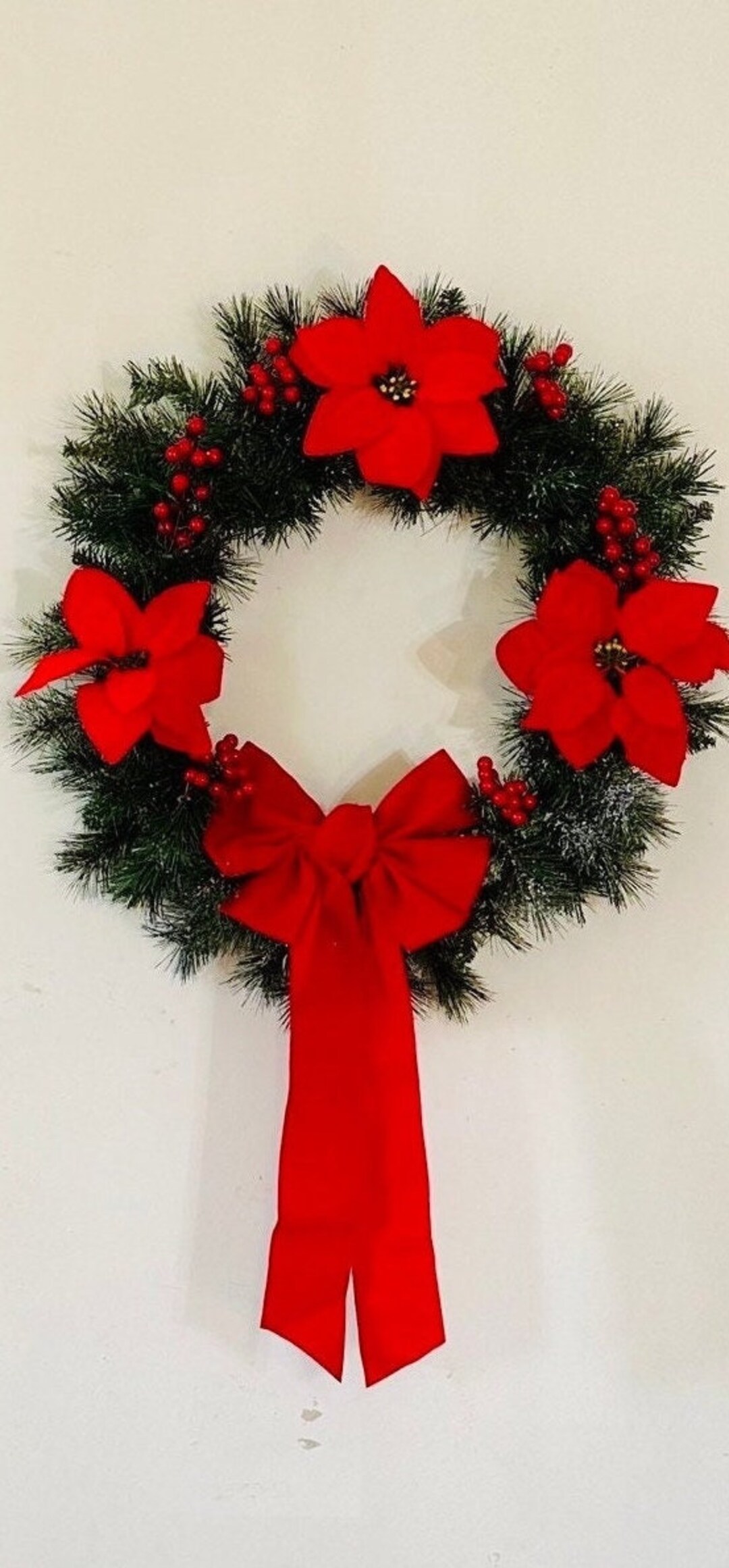 Beautiful Red Poinsettia and Berry Christmas Wreath With a Stunning Red ...