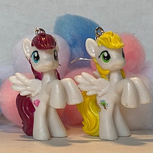 MLP Geïnspireerd Upcycled | Pegasi | Mijn kleine pony | Figuur bengelen zilveren oorbellen