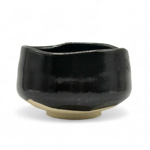 Japanese Isshiki Black Mino-yaki Handcrafted Matcha Chawan 美濃焼 - Japanese Matcha Bowl