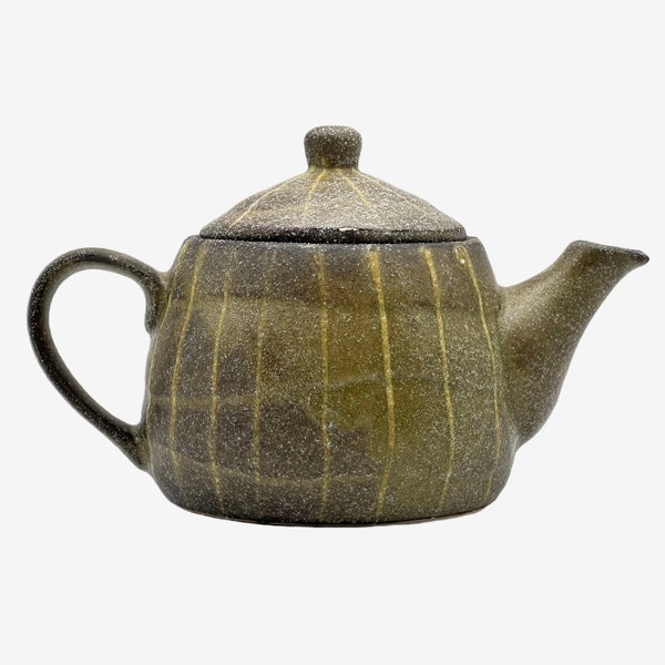 Japanese Handcrafted Iga Ash Brown Kyusu - Japanese Teapot - Inoue Tea