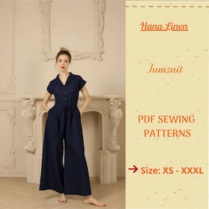 Puede incluir: Un mono azul marino con mangas cortas, cuello camisero y cinturón a juego. El mono tiene perneras anchas y está abotonado por delante. La imagen también incluye el texto "Hana Linen", "Jumpsuit", "PDF Sewing Patterns" y "Size: XS - XXXL".