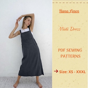 以下が含まれることがあります： 白いトップスに、濃いグレーのミディ丈ワンピースを着た女性。 ワンピースは、胸当てのようなトップスと大きなポケットが特徴です。 側面のテキストには「Hana Linen Midi Dress PDF Sewing Patterns Size: XS - XXXL」と書かれています。