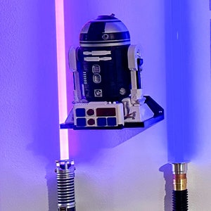 Wall mount for R2-D2 and R5-D4 Droid Depot Star Wars Galaxy’s Edge