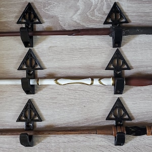 Haken voor toverstokjes, wizardfilm weer te geven voor Harry Potter-stokjes en gewaden of jassen - set van 2