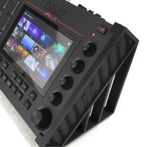 Soporte de exhibición en ángulo personalizado para el controlador de estudio Akai MPC Live (Live I)